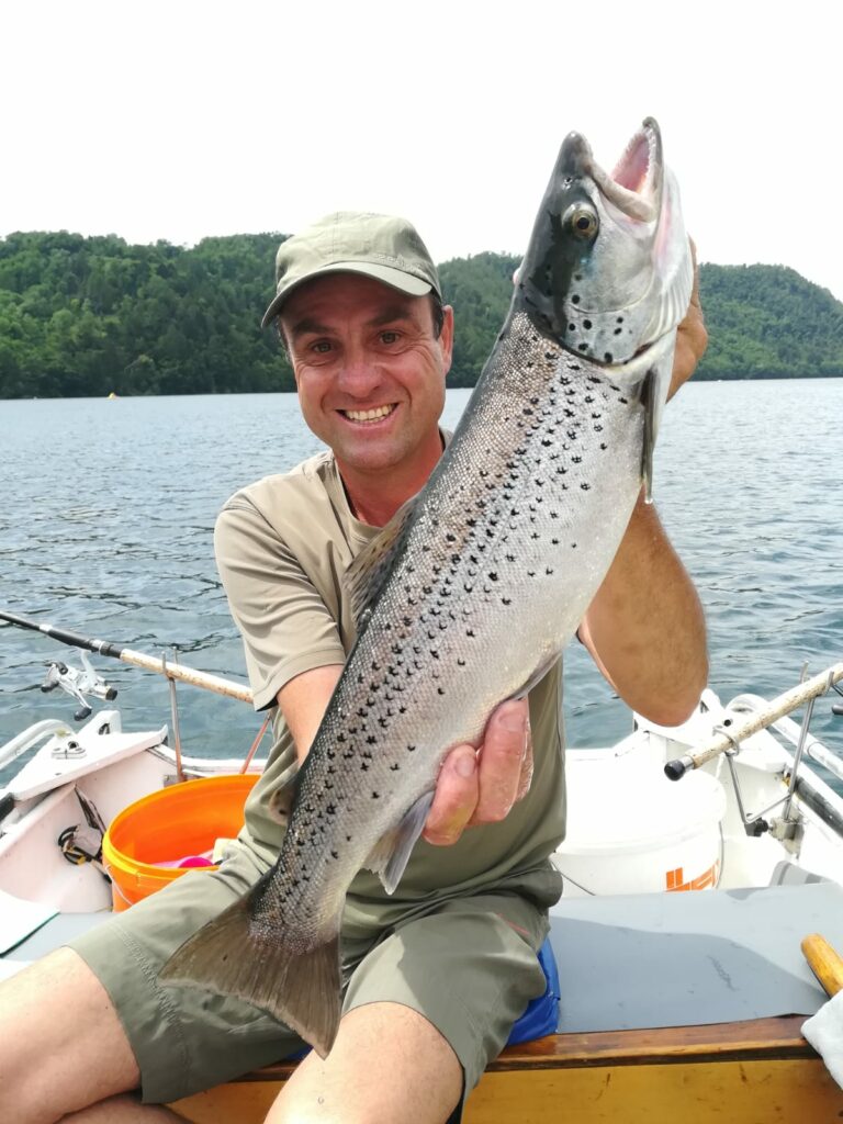 Trota lacustre pescata nel lago di levico